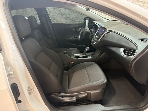 Used 2024 Chevrolet Malibu LT FWD image 11