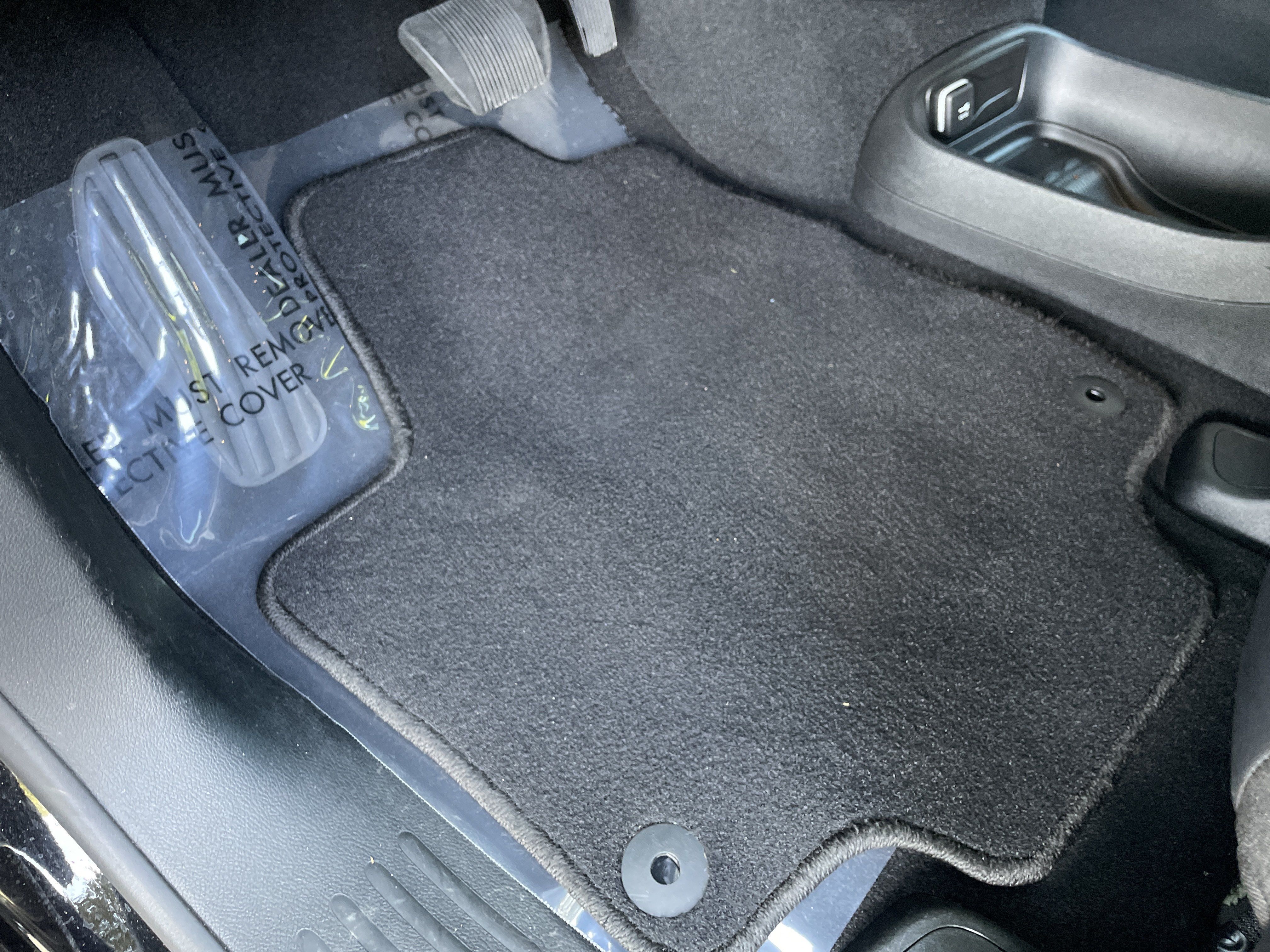 Used 2026 Chrysler Pacifica Select FWD image 16