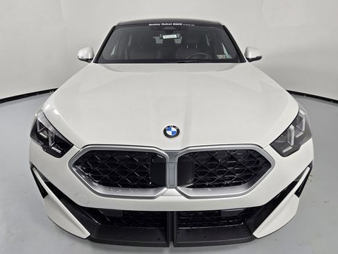 Used 2025 BMW X2 xDrive28i w/ Convenience Package image 2