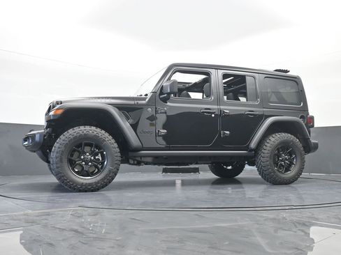 Used 2025 Jeep Wrangler Unlimited Sport AWD/4WD image 52