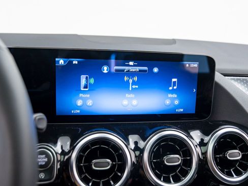 New 2026 Mercedes-Benz GLA 250 4MATIC image 23