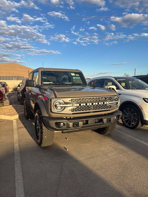 Used 2025 Ford Bronco Badlands AWD/4WD image 2