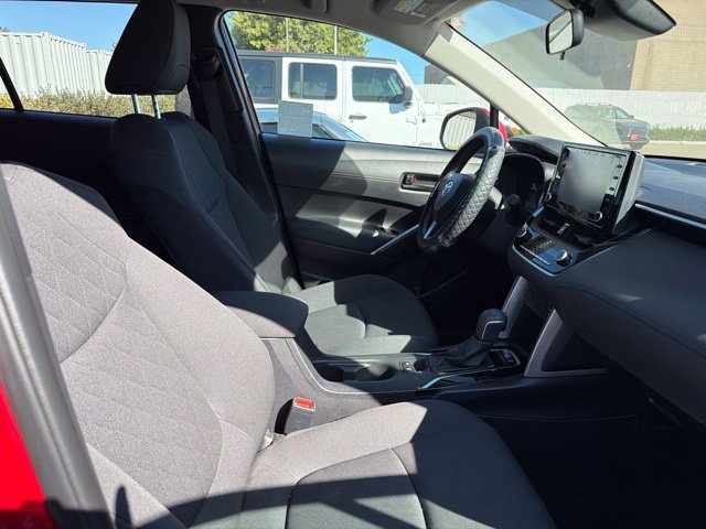 Used 2022 Toyota Corolla Cross LE FWD image 11