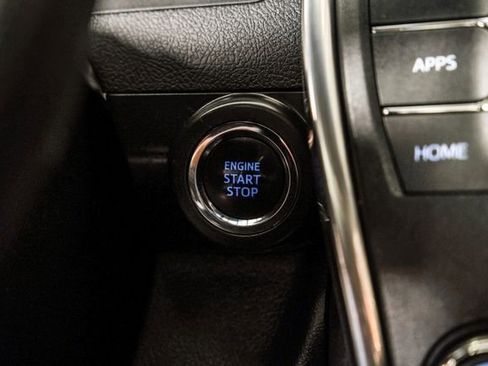 Used 2016 Toyota Camry SE FWD image 19