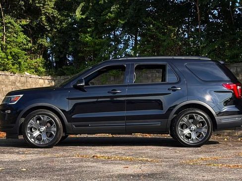 Used 2018 Ford Explorer Sport w/ Equipment Group 401A AWD/4WD image 9