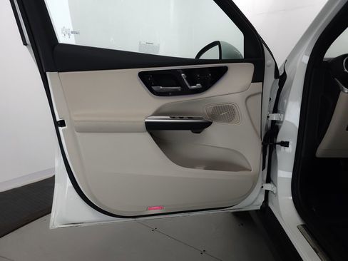 Certified 2026 Mercedes-Benz GLC 300 4MATIC image 5