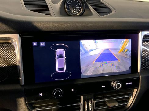 Used 2023 Porsche Macan image 31