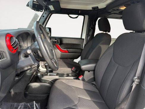 Used 2018 Jeep Wrangler Sport image 2