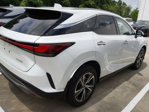 Used 2023 Lexus RX 350 Premium w/ Cold Area Package FWD image 4