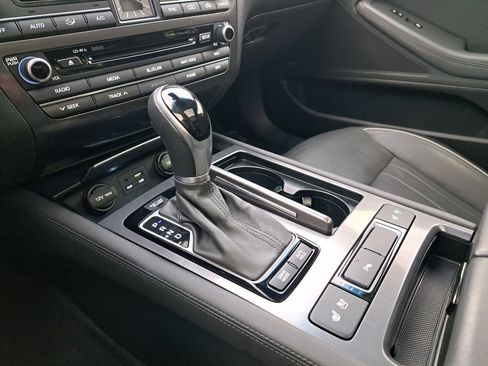 Used 2015 Hyundai Genesis 3.8 w/ Option Group 03 image 29