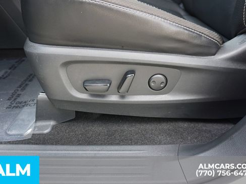 Used 2023 Nissan Pathfinder SL AWD/4WD image 36