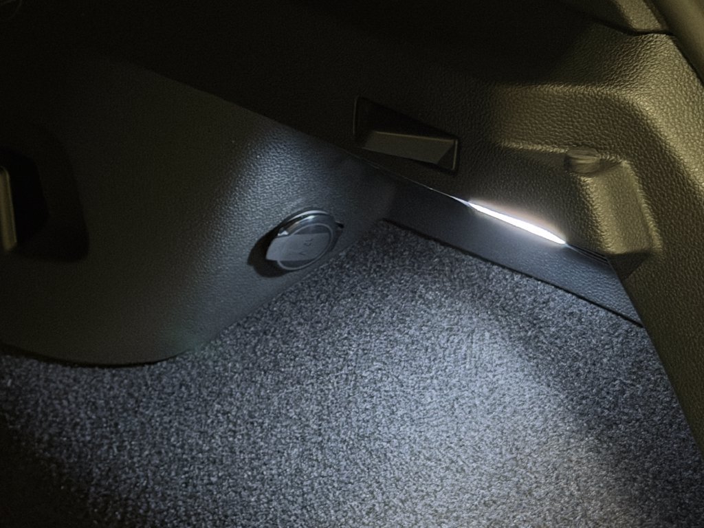 New 2026 Volkswagen GTI SE FWD image 29