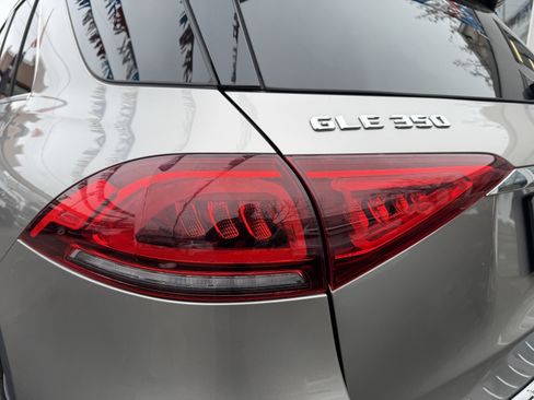 Used 2020 Mercedes-Benz GLE 350 4MATIC w/ 3rd Row Seat Package image 16