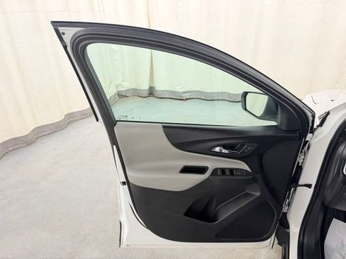 Used 2020 Chevrolet Equinox LT AWD/4WD image 11