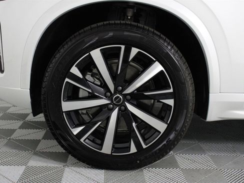 New 2025 Volvo XC90 B6 Core w/ Protection Package Premier image 13