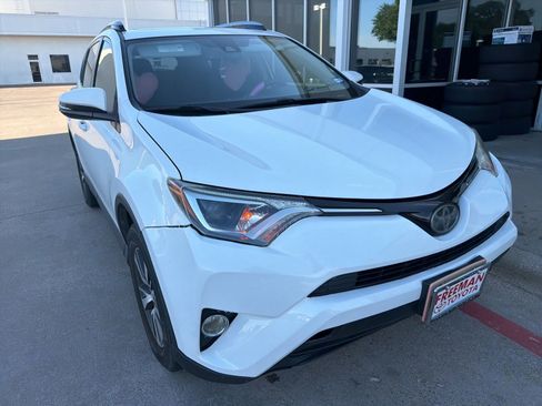 Used 2018 Toyota RAV4 XLE w/ Plus Extra Value Package FWD image 4