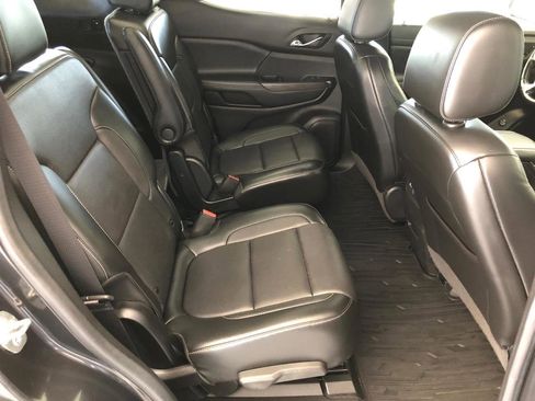 Used 2020 GMC Acadia SLT w/ Driver Alert Package II image 11