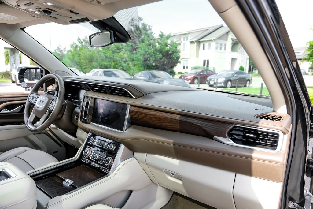 Used 2022 GMC Yukon Denali AWD/4WD image 10
