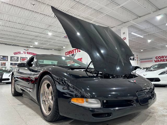 Used 2004 Chevrolet Corvette Convertible w/ Preferred Equipment Group RWD image 25