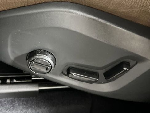 Used 2023 Volvo XC60 B5 Plus w/ Climate Package image 15