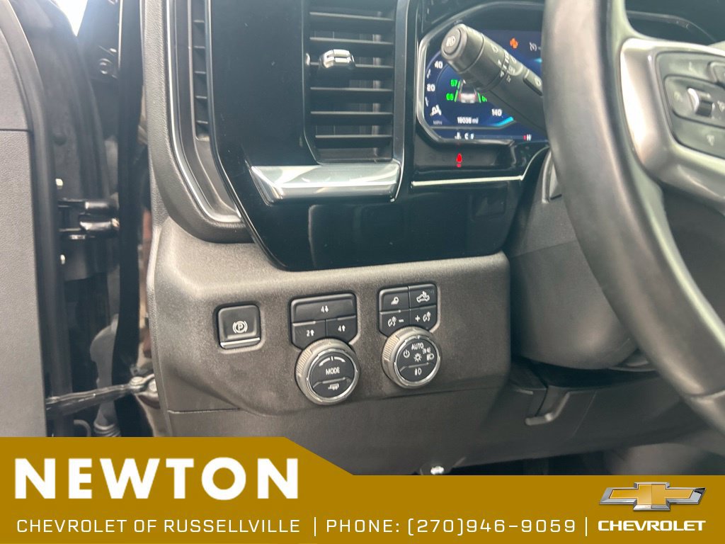 Used 2025 Chevrolet Silverado 2500 LT w/ Safety Package AWD/4WD image 7
