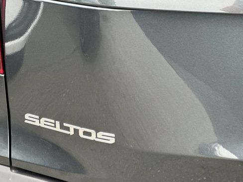 Used 2025 Kia Seltos S image 33