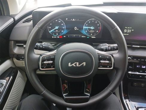 Used 2024 Kia Carnival SX image 17