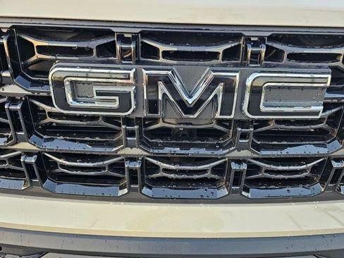 New 2026 GMC Canyon Elevation w/ Convenience Package image 10