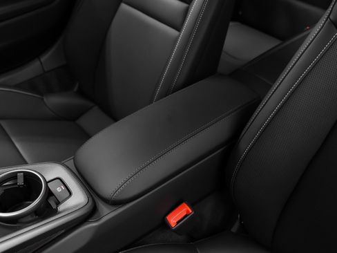 Used 2025 Porsche 911 Carrera image 45