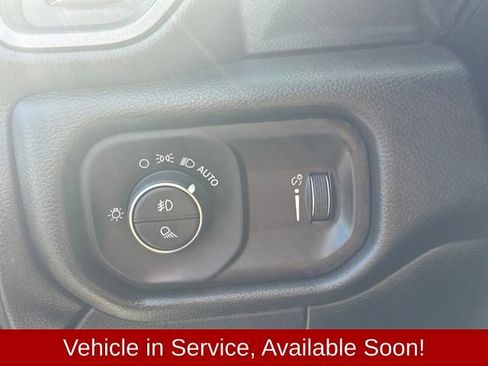 Used 2024 RAM 2500 Tradesman w/ Chrome Appearance Group AWD/4WD image 11