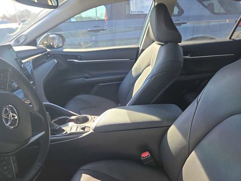 Used 2023 Toyota Camry XSE w/ Navigation Package image 11