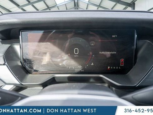 Used 2025 GMC Acadia Elevation image 7