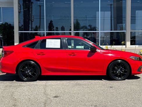 Used 2023 Honda Civic Sport image 3