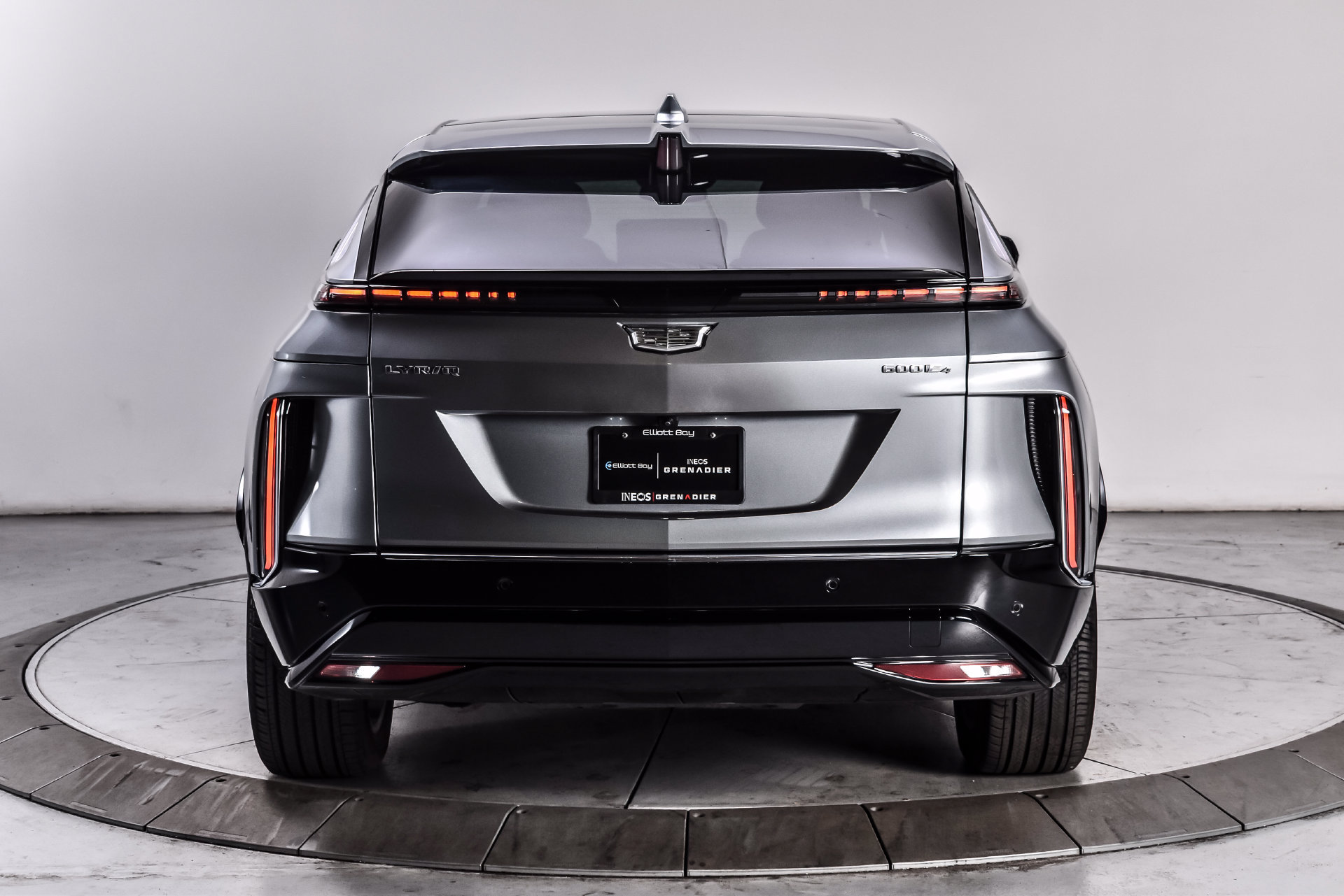 Used 2024 Cadillac Lyriq Luxury w/ LPO, Floor Liner Package AWD/4WD image 5