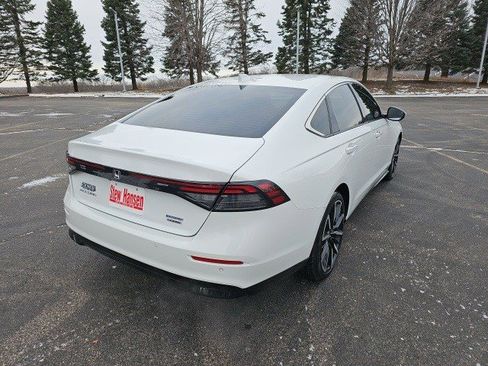 Used 2023 Honda Accord Touring image 6