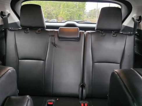 Used 2022 Toyota Highlander XLE image 28