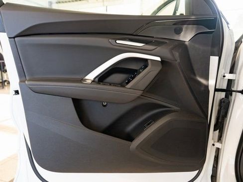 Used 2025 Audi Q5 Premium image 21