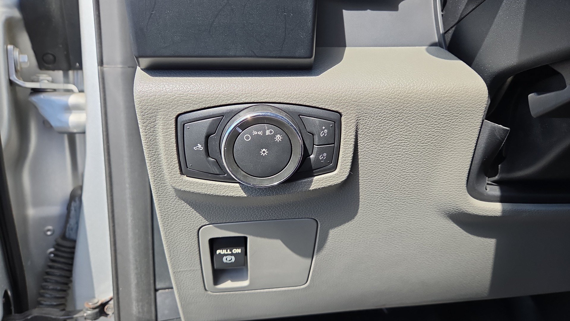 Used 2016 Ford F150 XL w/ Equipment Group 101A Mid RWD image 26