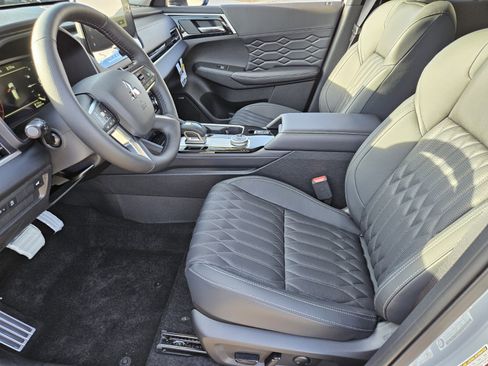 New 2026 Mitsubishi Outlander SEL image 7