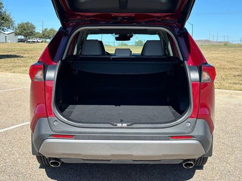 Used 2022 Toyota RAV4 Limited image 8