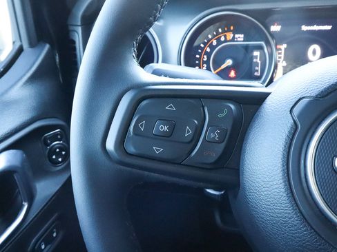 Used 2023 Jeep Gladiator Willys image 30