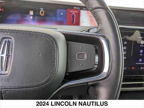 Used 2024 Lincoln Nautilus Reserve w/ Jet Appearance Package (87T) image 15