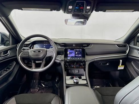 New 2025 Jeep Grand Cherokee L Altitude image 22