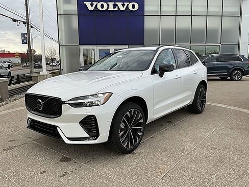 New 2026 Volvo XC60 B5 Ultra w/ Climate Package image 3