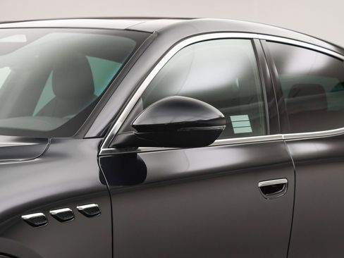 New 2025 Maserati Grecale GT image 11