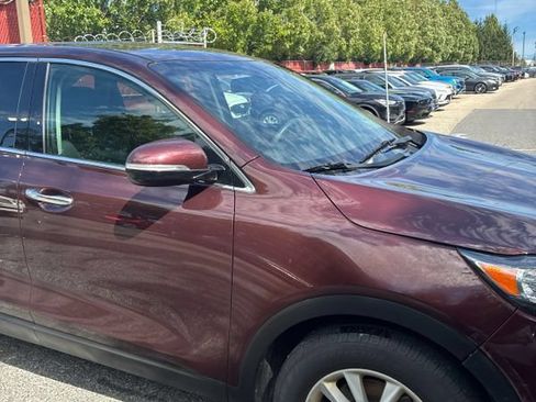 Used 2019 Kia Sorento FWD V6 image 15