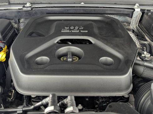 Used 2024 Jeep Wrangler High Altitude AWD/4WD image 12