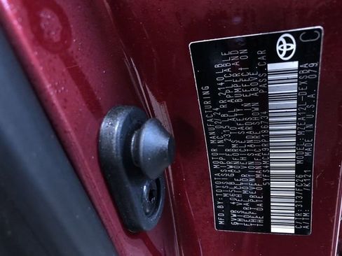 Certified 2024 Toyota Corolla SE image 32