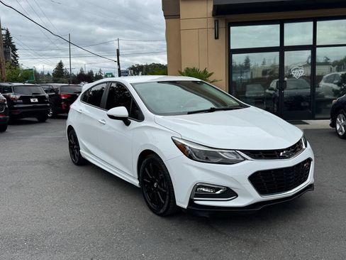 Used 2017 Chevrolet Cruze LT w/ Convenience Package FWD image 1