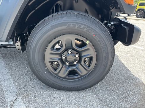 New 2025 Jeep Gladiator Sport image 43